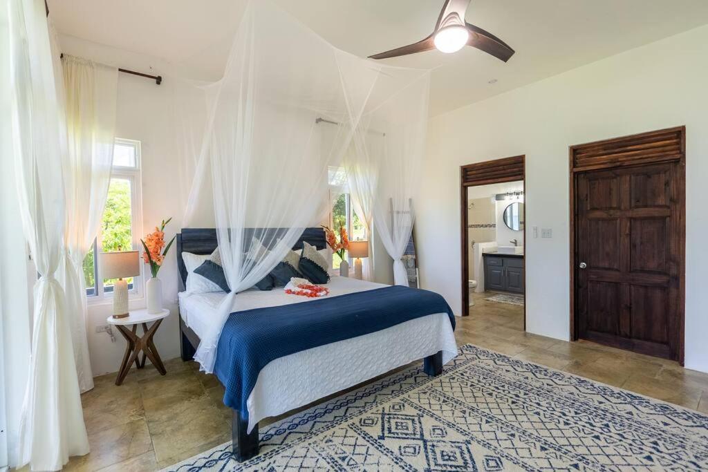 Ivy'S Cove Beach Side Condo - Luxury Villa Whitehouse Bagian luar foto