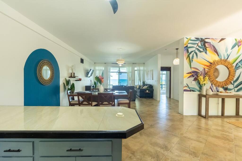 Ivy'S Cove Beach Side Condo - Luxury Villa Whitehouse Bagian luar foto