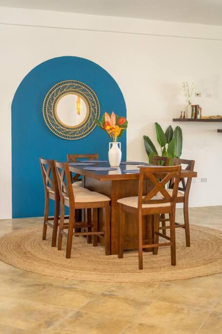 Ivy'S Cove Beach Side Condo - Luxury Villa Whitehouse Bagian luar foto